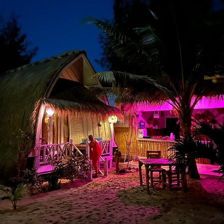 La Boheme Hotel Gili Air Bagian luar foto
