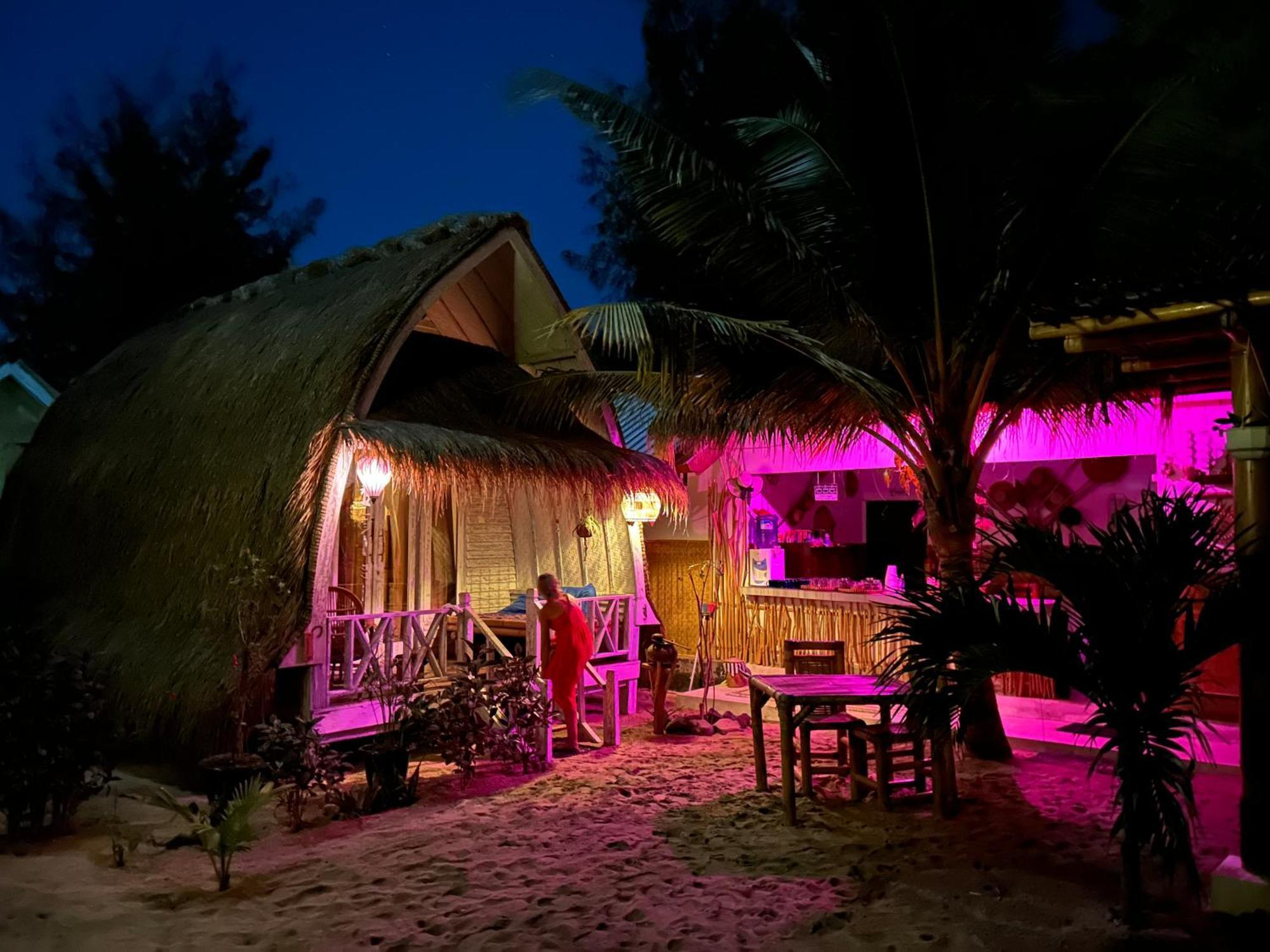 La Boheme Hotel Gili Air Bagian luar foto